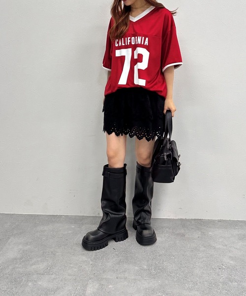 FOREVER 21（フォーエバー トゥエンティーワン）の「【2024FW】ナンバーロゴTシャツ2（Tシャツ/カットソー・レディース・オフホワイト/レッド/ネイビー・FREE）」の4枚目の写真