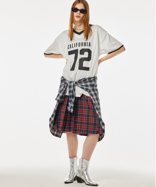 FOREVER 21（フォーエバー トゥエンティーワン）の「【2024FW】ナンバーロゴTシャツ2（Tシャツ/カットソー・レディース・オフホワイト/レッド/ネイビー・FREE）」の22枚目の写真