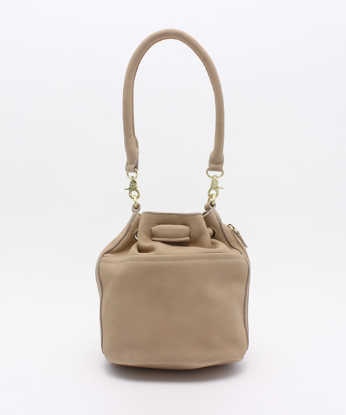 Beau're（ヴュレ）の「【Beau're】スエードミニ巾着バッグ/B-12249（ショルダーバッグ・レディース・アイボリー/ブラック・FREE）」の4枚目の写真