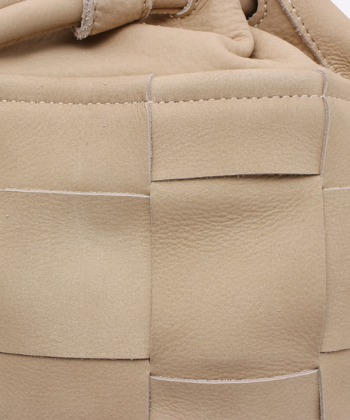 Beau're（ヴュレ）の「【Beau're】スエードミニ巾着バッグ/B-12249（ショルダーバッグ・レディース・アイボリー/ブラック・FREE）」の10枚目の写真