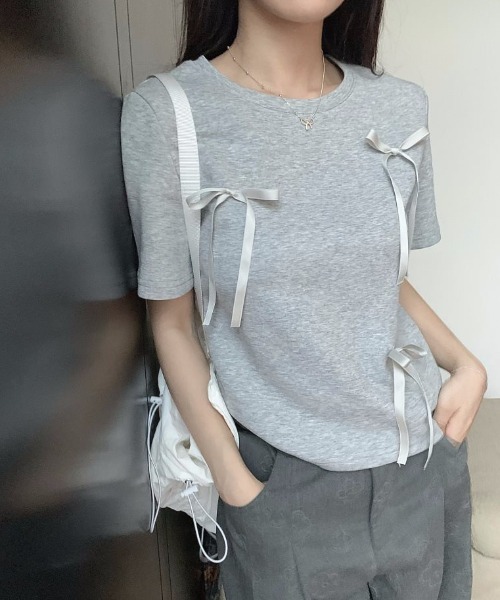 Vipoa(ヴィポア)の「lace ribbon tee(Tシャツ/カットソー・レディース・ブラック/グレー・FREE)」の2枚目の写真