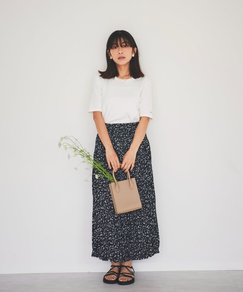mil(ミル)の「【150㎝前後の小柄さんサイズ】オリジナル小花柄プリーツスカート(スカート・レディース・ブラック/ベージュ・S/XS)」の3枚目の写真