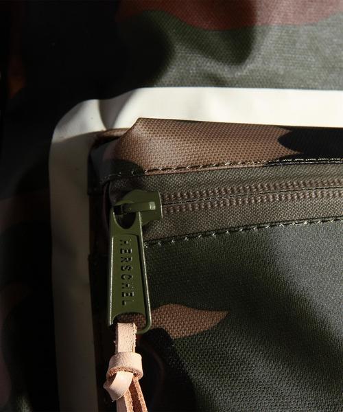 Herschel Supply Co.(ハーシェルサプライ)の「<Herschel Supply(ハーシェル)> STUDIO SETTLEMENT/バッグ◆(バックパック/リュック・メンズ・ホワイト/ブラック/その他1・ONE)」の5枚目の写真