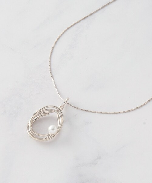 SHOO・LA・RUE（シューラルー）の「◆ポイントフェイクパールネックレス（ネックレス・レディース・ゴールド/シルバー/ピンクゴールド・00）」の4枚目の写真