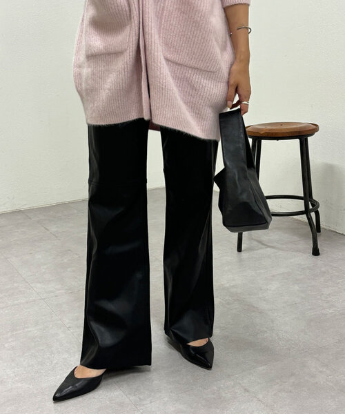 ストレートレザーパンツ（その他パンツ）｜SHENERY（シーナリー）の  