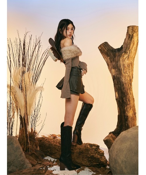 Darich（ダーリッチ）の「カラーファーオフショルニットトップス