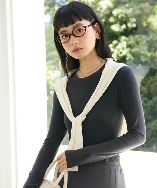 Cinderella（シンデレラ）の「カットソー トップス 長袖 クルーネック シンプル 伸縮性 レディース 女性 オフィス 上品 無地 春 秋 冬（Tシャツ/カットソー・レディース・ブラウン/ベージュ/ネイビー/ブラック/ブルー/グレー/クリーム・MEDIUM/LARGE）」の6枚目の写真