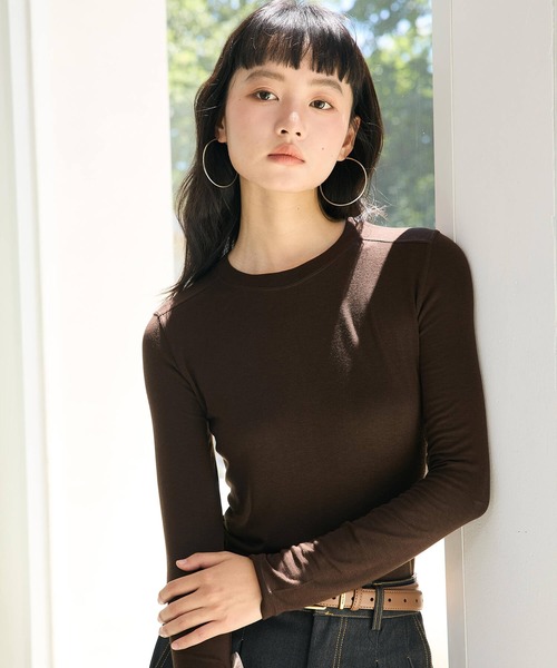 Cinderella（シンデレラ）の「カットソー トップス 長袖 クルーネック シンプル 伸縮性 レディース 女性 オフィス 上品 無地 春 秋 冬（Tシャツ/カットソー・レディース・ブラウン/ベージュ/ネイビー/ブラック/ブルー/グレー/クリーム・MEDIUM/LARGE）」の4枚目の写真