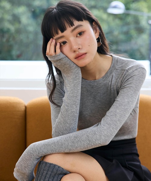 Cinderella（シンデレラ）の「カットソー トップス 長袖 クルーネック シンプル 伸縮性 レディース 女性 オフィス 上品 無地 春 秋 冬（Tシャツ/カットソー・レディース・ブラウン/ベージュ/ネイビー/ブラック/ブルー/グレー/クリーム・MEDIUM/LARGE）」の3枚目の写真