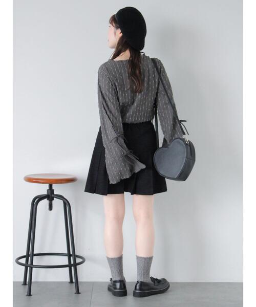 ehka sopo（エヘカソポ）の「袖リボンカットソー（Tシャツ/カットソー・レディース・キナリ/ブラック/グレー・F）」の22枚目の写真