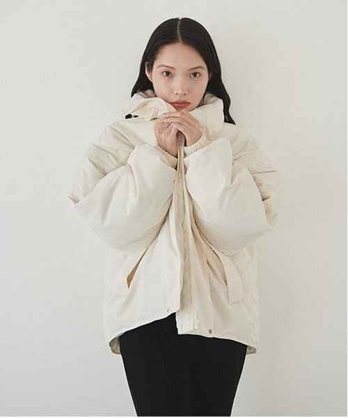 LUKU nari(ルクナーリ)の「モンスターコート(ブルゾン・レディース・ブラック/キナリ・F)」の1枚目の写真