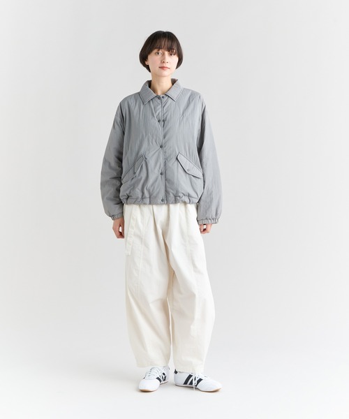 NANGA(ナンガ)の「SOFT DOWN COACH JKT W/ソフトダウン コーチ ジャケット(レディース)(テーラードジャケット・レディース・ブラック/ベージュ/グリーン/イエロー/グレー/オレンジ・S/M/L)」の20枚目の写真