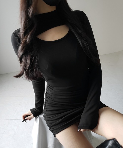 me+em select(ミームセレクト)の「【 2color / 裏起毛 】胸開きカットアウトシャーリングミニワンピース / chest open cutout shirring tight mini onepiece ※※(ワンピース・レディース・グレー/ブラック・FREE)」の20枚目の写真