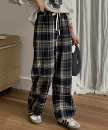 2ly2（トゥーリートゥー）の「カジュアルチェック柄裏起毛ストレートパンツ（その他パンツ）」