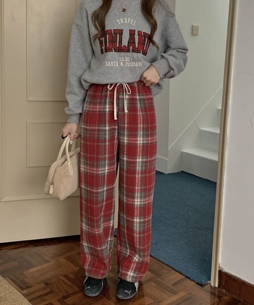2ly2(トゥーリートゥー)の「カジュアルチェック柄裏起毛ストレートパンツ(その他パンツ・レディース・ネイビー/レッド/ブラウン・FREE)」の18枚目の写真