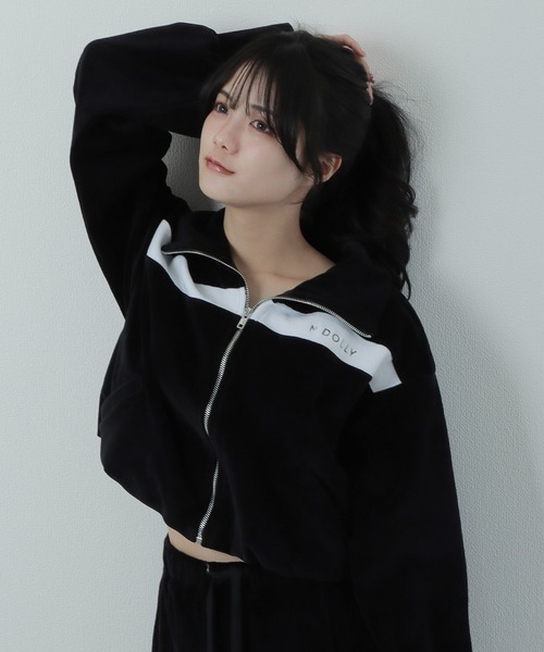 M DOLLY(エムドリー)の「*M DOLLY original* line logo zip tops/ラインロゴジップトップス(ジャージ・レディース・ベージュ/ブラック・FREE)」の8枚目の写真