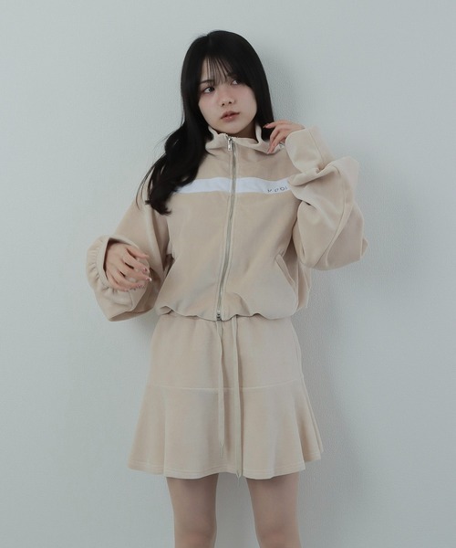 M DOLLY(エムドリー)の「*M DOLLY original* line logo zip tops/ラインロゴジップトップス(ジャージ・レディース・ベージュ/ブラック・FREE)」の20枚目の写真