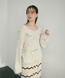 Vcollar knit with beading / ビジュー付きV衿ニット