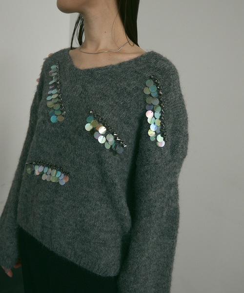 Lutim by u(ルチバイユー)の「Vcollar knit with beading / ビジュー付きV衿ニット(ニット/セーター・レディース・ブルー/グレー/ホワイト・FREE)」の16枚目の写真