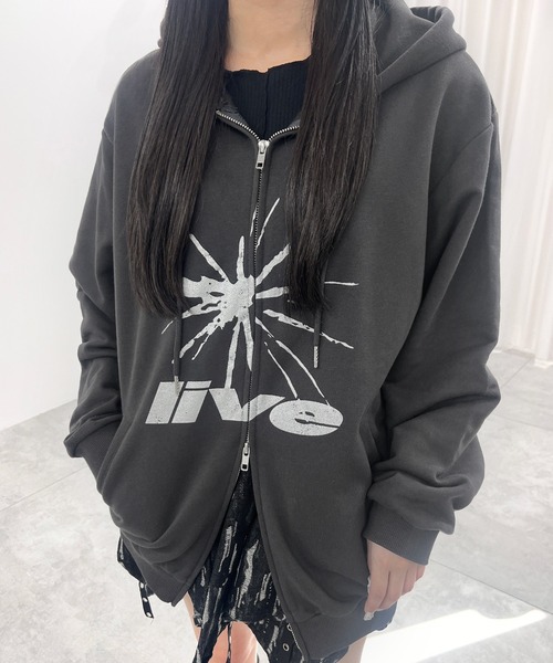 Figments（フィグメンツ）の「FOILプリントダブルZIPパーカー（パーカー・レディース・スミクロ/杢グレー・LARGE/X-LARGE）」の6枚目の写真