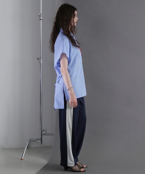 ROSE BUD（ローズバッド）の「(OKIRAKU×ROSEBUD)ストライプパネル フリンジエンブロイダリー チュニックシャツ（シャツ/ブラウス・レディース・ブルー/ベージュ・ONE SIZE）」の13枚目の写真