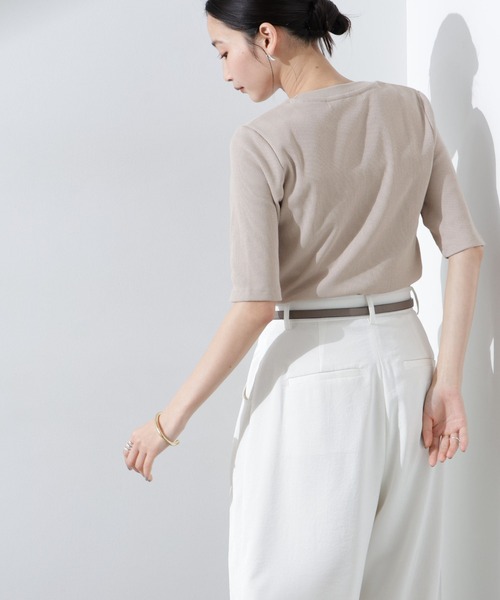 NANO universe（ナノユニバース）の「UVカット抗菌防臭吸水速乾イージーケアリブ半袖（Tシャツ/カットソー・レディース・ブラック/ホワイト/ベージュ・FREE）」の5枚目の写真