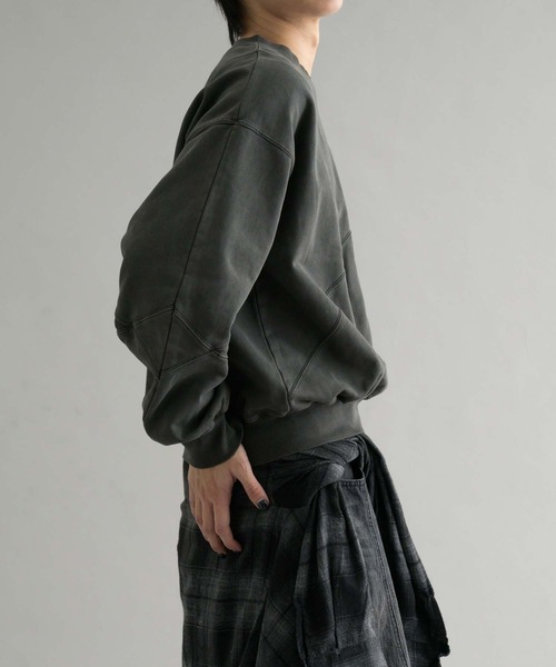 EPNK(イーピーエヌケー)の「【EPNK】Pigment cropped sweat shirt / ピグメントクロップドスウェットシャツ(スウェット・メンズ・ブラック/ダークブラウン・SMALL/LARGE/MEDIUM)」の9枚目の写真