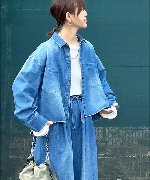 notch.（ノッチ）の「【notch.by KR 】カットオフデニムシャツ（シャツ/ブラウス・レディース・ブルー/ネイビー/ダークネイビー・M）」の2枚目の写真