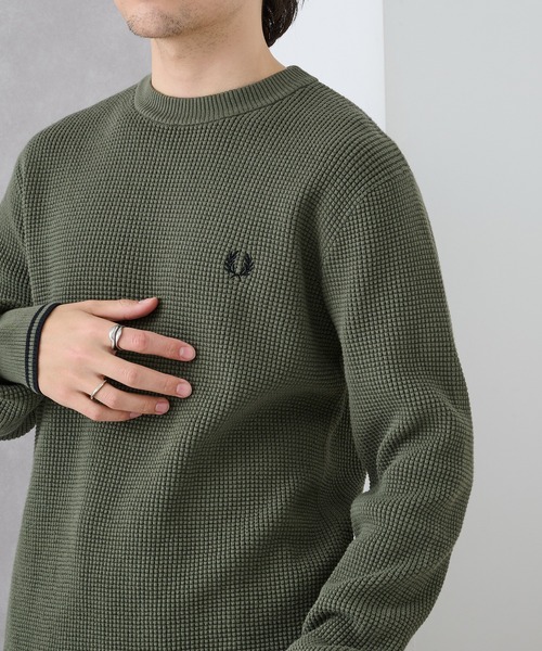 FRED PERRY(フレッドペリー)の「【FRED PERRY】WAFFLE STITCH JUMPER フレッドペリー ワッフルコットンニット ワンポイントロゴ刺繍 K6507(ニット/セーター・メンズ・アイボリー/ブラック/カーキ/アイボリー系2/ブラック系その他2・M/XL/L/S)」の5枚目の写真