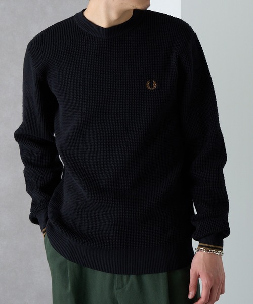 FRED PERRY(フレッドペリー)の「【FRED PERRY】WAFFLE STITCH JUMPER フレッドペリー ワッフルコットンニット ワンポイントロゴ刺繍 K6507(ニット/セーター・メンズ・アイボリー/ブラック・M/XL/L/S)」の2枚目の写真