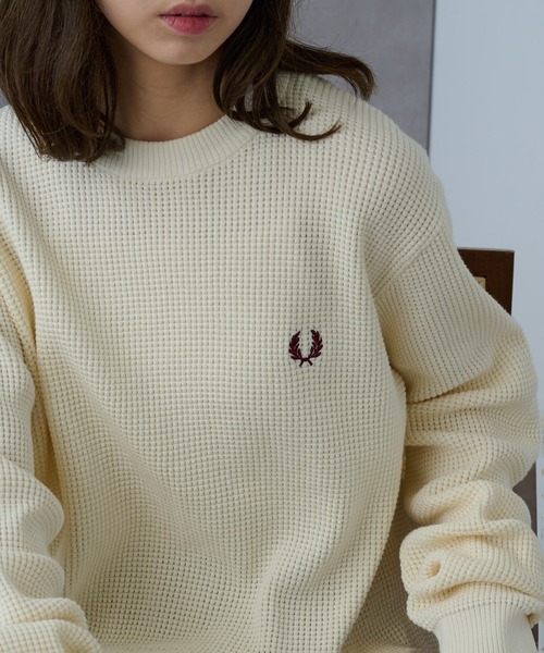 FRED PERRY(フレッドペリー)の「【FRED PERRY】WAFFLE STITCH JUMPER フレッドペリー ワッフルコットンニット ワンポイントロゴ刺繍 K6507(ニット/セーター・メンズ・アイボリー/ブラック・M/XL/L/S)」の3枚目の写真