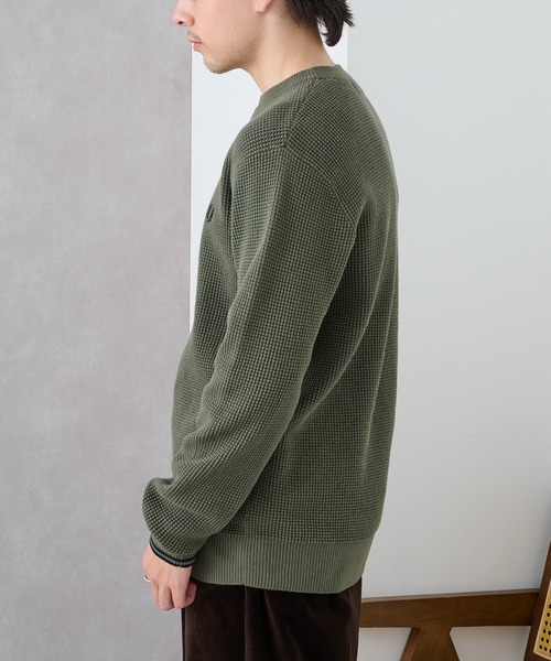 FRED PERRY(フレッドペリー)の「【FRED PERRY】WAFFLE STITCH JUMPER フレッドペリー ワッフルコットンニット ワンポイントロゴ刺繍 K6507(ニット/セーター・メンズ・アイボリー/ブラック・M/XL/L/S)」の5枚目の写真