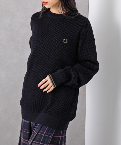 FRED PERRY(フレッドペリー)の「【FRED PERRY】WAFFLE STITCH JUMPER フレッドペリー ワッフルコットンニット ワンポイントロゴ刺繍 K6507(ニット/セーター・メンズ・アイボリー/ブラック・M/XL/L/S)」の17枚目の写真