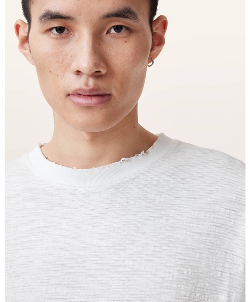 ALLSAINTS(オールセインツ)の「FOSTER LONG SLEEVE T-SHIRT | FOSTER 長袖 Tシャツ(Tシャツ/カットソー・メンズ・ホワイト・S/M/L/XS)」の3枚目の写真
