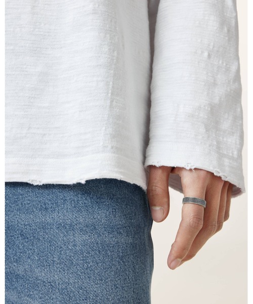 ALLSAINTS(オールセインツ)の「FOSTER LONG SLEEVE T-SHIRT | FOSTER 長袖 Tシャツ(Tシャツ/カットソー・メンズ・ホワイト・S/M/L/XS)」の5枚目の写真