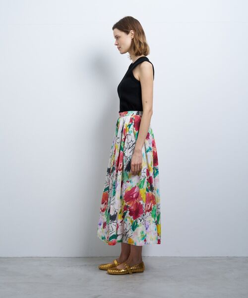 LANVIN en Bleu(ランバンオンブルー)の「fleur de fleurプリントタックスカート(スカート・レディース・ピンク・36)」の3枚目の写真