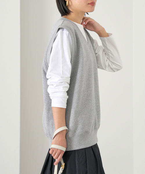 IENA（イエナ）の「LOOPWHEELER for LOWERCASE 別注 ライトツリウラケ Vネックベスト（ベスト・レディース・グレー/ホワイト・FREE）」の3枚目の写真