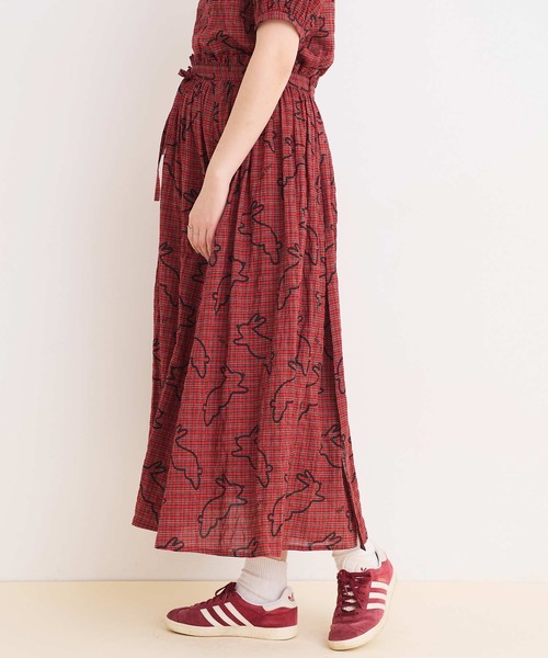 I am I in fact...（アイアムアイインファクト）の「run rabbit ギャザースカート（スカート・レディース・グリーン/レッド・FREE）」の3枚目の写真