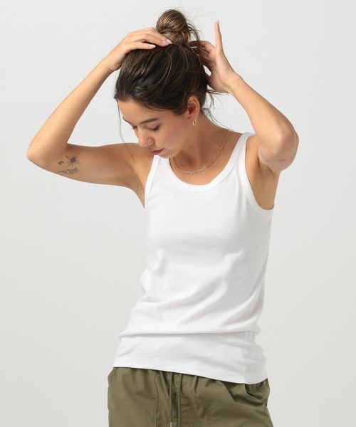 BAYFLOW（ベイフロー）の「[UVカット・接触冷感・抗菌防臭]ベーシックタンクトップ（タンクトップ・レディース・ブラック/モカ/ベージュ/オフホワイト・MEDIUM/SMALL）」の2枚目の写真