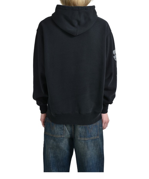 ALICE HOLLYWOOD(アリスハリウッド)の「ALICIDE METAL PULLOVER HOODIE(パーカー・メンズ・ブラック×ホワイト・X-LARGE/LARGE/MEDIUM/SMALL)」の2枚目の写真