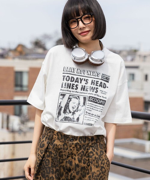 PBLIM(ページボーイリム)の「《UNISEX》ニュースペーパーTシャツ(Tシャツ/カットソー・レディース・オフホワイト/カーキ/ブラウン・MEDIUM/LARGE)」の2枚目の写真