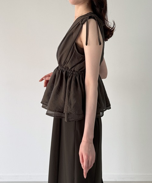 junoah(ジュノア)の「肩リボンシアーベスト + キャミワンピース set(薄手、裏地なし)(ワンピース・レディース・ブラック/ブラウン系その他/ライトベージュ・SMALL/MEDIUM/LARGE)」の6枚目の写真