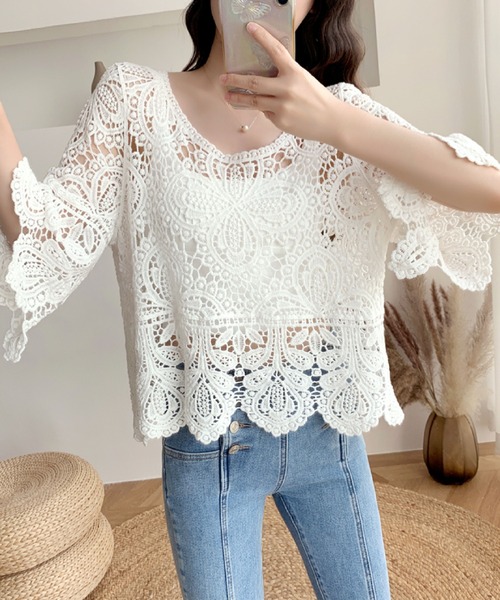 2ly2(トゥーリートゥー)の「上品な透かしレースが魅力♪フェミニンブラウス(Tシャツ/カットソー・レディース・ベージュ/ホワイト・FREE)」の6枚目の写真