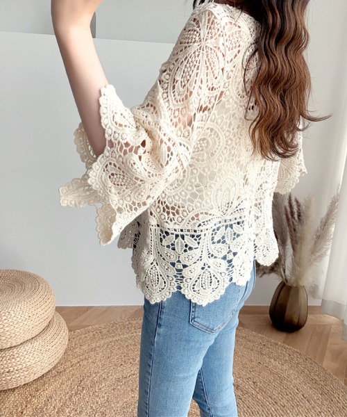 2ly2(トゥーリートゥー)の「上品な透かしレースが魅力♪フェミニンブラウス(Tシャツ/カットソー・レディース・ベージュ/ホワイト・FREE)」の12枚目の写真