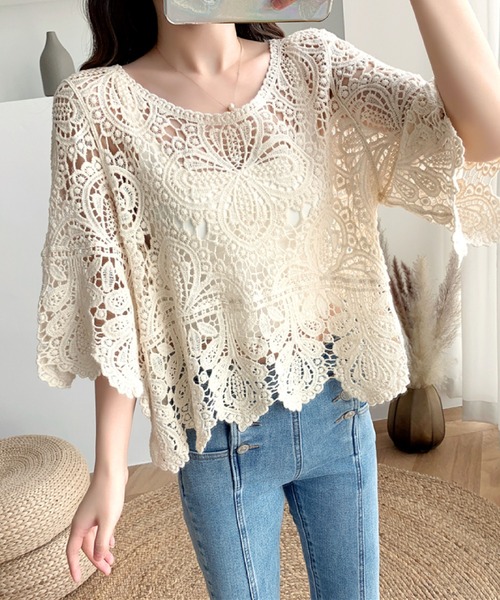 2ly2(トゥーリートゥー)の「上品な透かしレースが魅力♪フェミニンブラウス(Tシャツ/カットソー・レディース・ベージュ/ホワイト・FREE)」の15枚目の写真