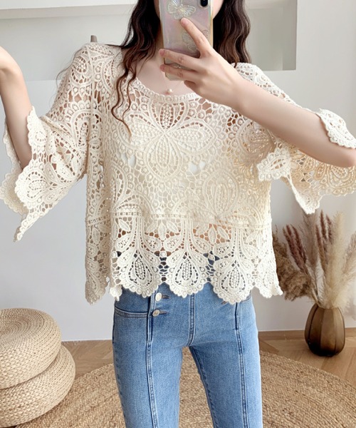 2ly2(トゥーリートゥー)の「上品な透かしレースが魅力♪フェミニンブラウス(Tシャツ/カットソー・レディース・ベージュ/ホワイト・FREE)」の17枚目の写真