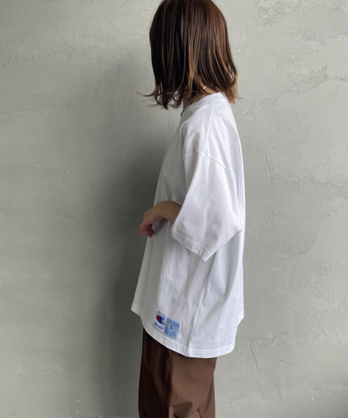 Champion（チャンピオン）の「[Champion/チャンピオン] ワンポイント刺繍ロゴ ショートスリーブTシャツ（Tシャツ/カットソー・レディース・ホワイト/ブラック/オートミール・M/L）」の14枚目の写真