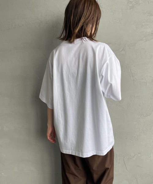 Champion（チャンピオン）の「[Champion/チャンピオン] ワンポイント刺繍ロゴ ショートスリーブTシャツ（Tシャツ/カットソー・レディース・ホワイト/ブラック/オートミール・M/L）」の15枚目の写真