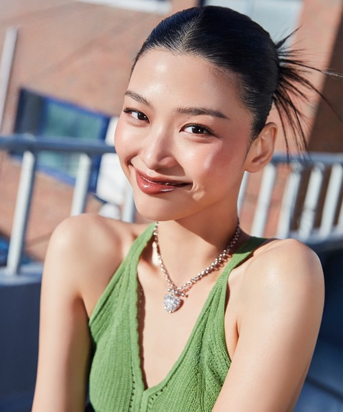 HERA（ヘラ）の「センシュアル ティンティッド シャイン スティック（口紅/リップティント/グロス・レディース・430 トゥーベージュ/498 エンジェルキス/278 フィーバー/99 ブラックチェリー/105 ボーイッシュ・FREE）」の6枚目の写真