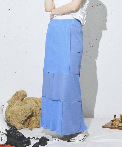 CONVERSE TOKYO(コンバーストウキョウ)の「【HL】PATCHWORK RIB SKIRT(スカート・レディース・キャメル/ブルー/ブラック・FREE)」の3枚目の写真